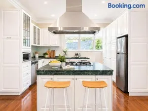 Mosman 3 BR Family Escape Near from the Beach - Image 3