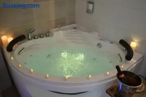 NOUVEAU*Le Bois étoilé*Balnéo*Massage*Détente*Wifi*Netflix*Self-checkin - Image 2