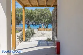 Alia Vourla Suites - Image 4