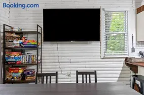 Private RRG Cabin with Game Room & Views - Image 4
