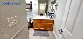Cozy Room & Private Bathroom - Image 4