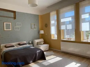 STUDIO 18 - Image 1