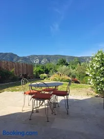 Studio cosy avec terrasse et magnifique vue sur le Luberon - Image 2