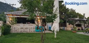 Hatzoudis Luxury Suites - Image 2