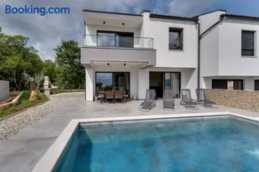 Villa Lavanda -semi-detached villa with a pool and a panoramic view, close to a sandy beach- by TRAVELER tourist agency Krk - Image 2