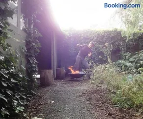 Frank's Backpackers - Image 4