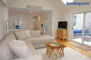 Wedgewood Cottage - Image 1
