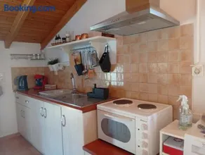 Cosy Loft Apartment, Argyrades - Image 2