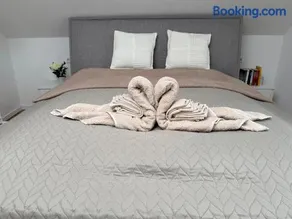 2 Zimmer Dachwohnung mit Burgblick & Kingsize Bett - Image 4