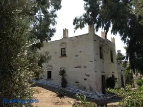 Authentic 1681 Cycladic Castle-House "Pyrgos Magaki" - Image 2