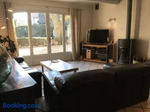 Provencal farmhouse, pool, pool house, countryside Plan d’Orgon, Provence - 8 people - Image 2