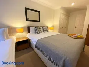 Stylish Apartments in Victoria & Westminster - Image 4