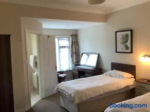 Palmgrove Bed & Breakfast - Image 2