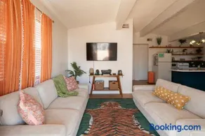 Waterfront 2BR and Den with Boat Dock - Image 3