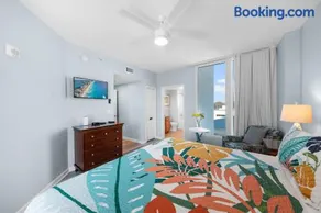 Palms Resort 2 BR King Suite Poolside Shuttle - Image 3