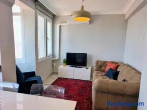 Renovated comfy apartment with unique sea view - Image 2