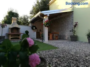 House Ana - Image 2