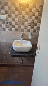 Cozy apartment in jodhpur park, kolkata - Image 3