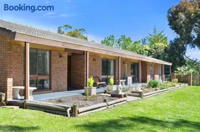 The Timboon Villa - 5 bedroom home - Image 1
