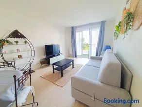 Élégant apt avec vue Tour Eiffel & parking privé - Image 1