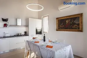 South Apartment With Pool - Image 5