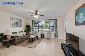 3 bedroom House with Renovated kitchen and bath! - Image 1