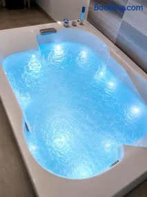 Holiday Luxury Room - Image 3