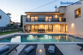 Villa Domenica Medelina 5. City center, pool, jacuzzi, sauna - Image 2