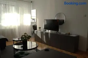 "Book Me" Apartment - Zagreb - Free Public Parking in Front - Image 2