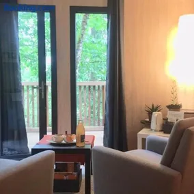 Adorable Cabane dans un espace boisé - Image 2