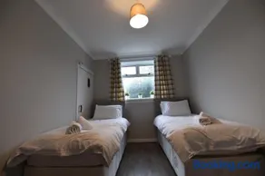 Sighthill 3 Bedrooms with Private Garden - Image 4