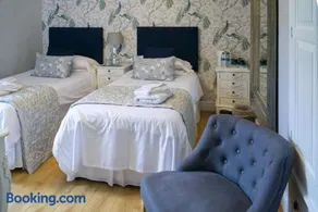 The Cambridge Guest House by Tas - Image 4