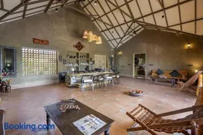 Sterling Orient Woods Pench - Image 3