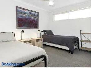 BLUE OCEAN HAVEN - PEPPERMINT GROVE BEACH WA - Image 3