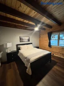 Foxhole Cabin, New custom log cabin in Shenandoah Valley - Image 3