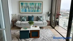 Luxury Ocean View Apartment - Pool & Gym - Image 4
