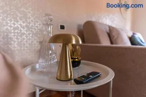 Beautiful spacious flat in the old town of Ivrea - Image 3