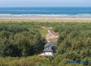 Ocean Views, Beach Access, Vacation Beach House - Image 1