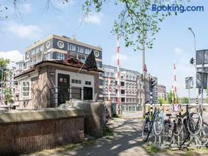 SWEETS - Van Hallbrug - Image 1