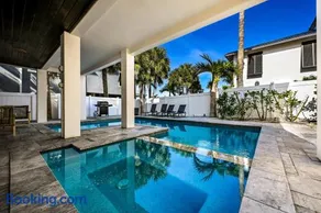 Bridgeview - Amazing Bay Views! Roof Top Deck, Pool & Spa by Anna Maria Life - Image 3