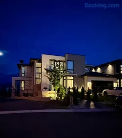 Luxury EW Bed & Breakfast - Image 4