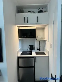 Modern sleek haven - Image 4
