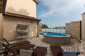 Holiday Home Vele with pool - Image 4