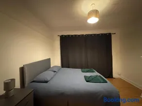 Redhill Gatwick Serviced Accommodation - Image 5