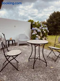 Beachfront Surf & Holiday House, Charming & Quiet - Image 2