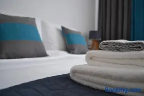 Modern City Center 2 Bedroom Apartment - Image 3