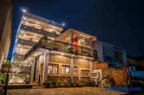 Brixia Cafe & Guest - Image 1