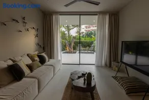 Vouliagmeni Apartments 18 - Image 3