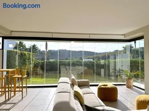 Modern 3-bedroom apartment in Casares Green - Image 1