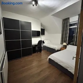 Haven Home 3 bedrooms near Sunderland City Centre Downstairs Shower with Toilet and Upstairs Bath with Toilet TV in each room - Image 1